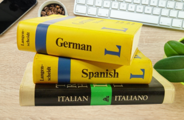 guidebooks-1425706-1280x960-880x660-757x493-removebg-preview