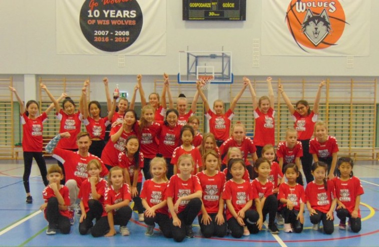 cheerleaders ATUT Wolves Program Sportowy